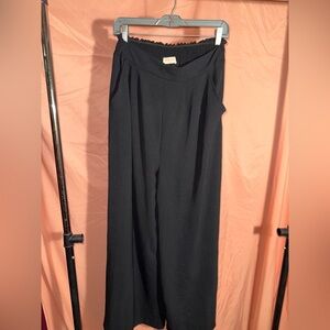 Hailey and co flowy wide leg pants size M